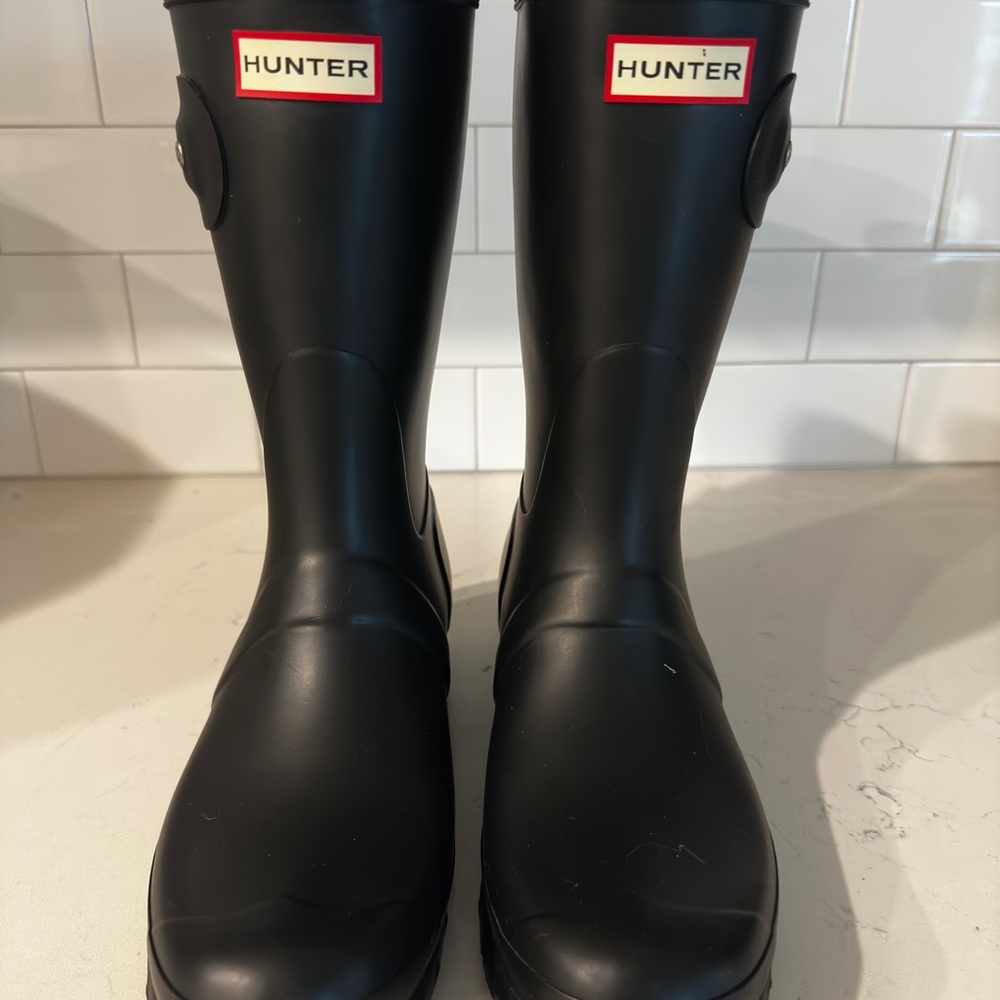 Hunter women’s Black Rain Boots